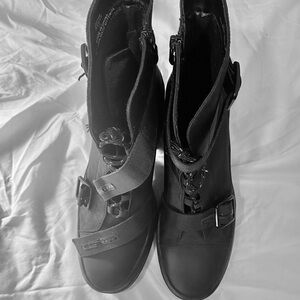 Stylish Black Women's Boots